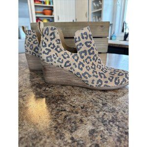 Toms Leopard Wedge Bootie Women’s Size 8